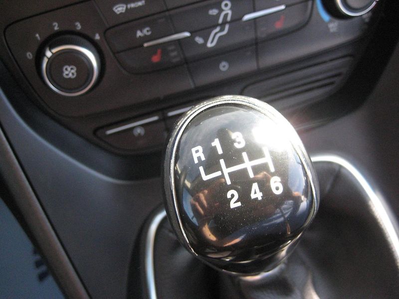 Ford C-MAX 1.5 Ecob 110kW 1.maj-DPH-ČR!!! - fotka 21 z 30