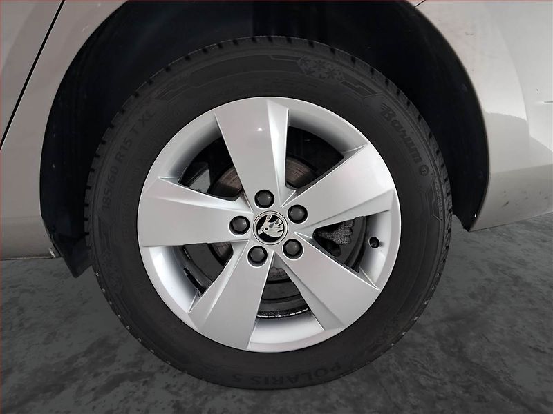 Škoda Fabia (2018) 1.0 TSI, Park. senzory - fotka 15 z 19