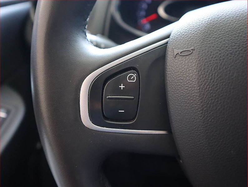 Renault Clio (2018) 1.2 16V, Tempomat - fotka 16 z 17