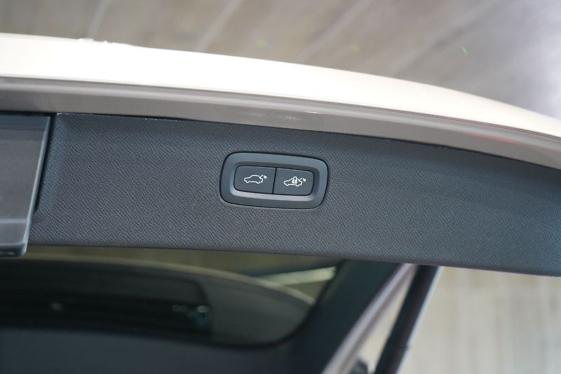 Volvo XC90 T8 ULTRA Bright, Masáž, Bowers - fotka 17 z 50