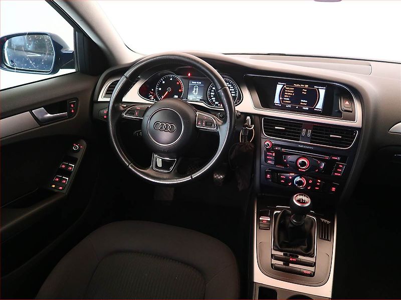 Audi A4 (2012) Ambition 2.0 TDI, Serv.kniha - fotka 7 z 16