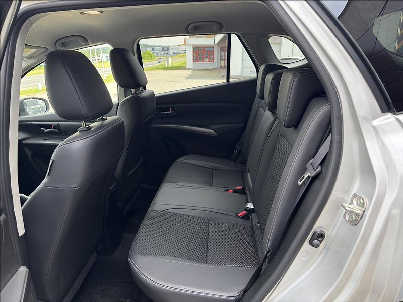 Suzuki SX4 1,5 AT Elegance - fotka 12 z 19