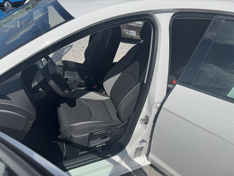 Seat Leon (2016) 1.2TSi,rezervace - fotka 17 z 38