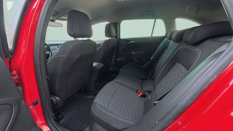 Opel Astra K 1.4 TURBO  Sports Tourer Fle - fotka 33 z 44