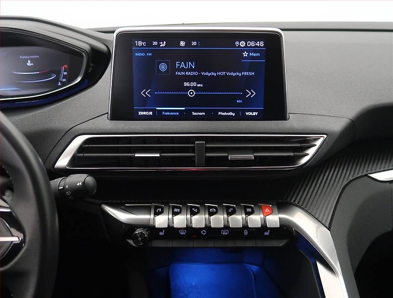 Peugeot 3008 (2022) Active 1.5 BlueHDi, digi klima - fotka 12 z 22