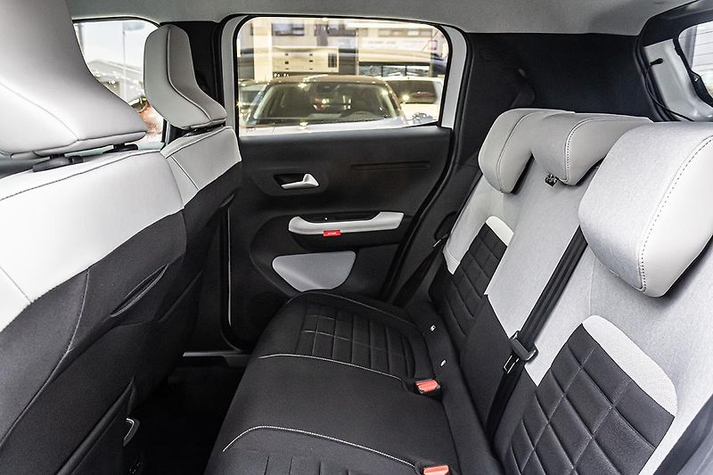 Citroën C3 (2026) 1,2 MAX Turbo benzín 100k+ ZIM - fotka 24 z 25