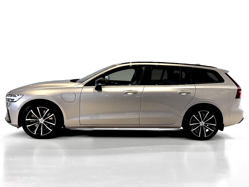 Volvo V60 (2026) T6 PHEV ULTRA DARK   - fotka 2 z 15