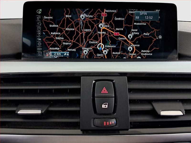 BMW Řada 4 (2016) 435d xDrive - fotka 21 z 22