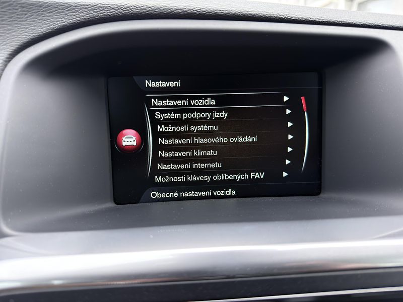 Volvo V60 Cross Country D4 AWD // 4x4 - fotka 22 z 30