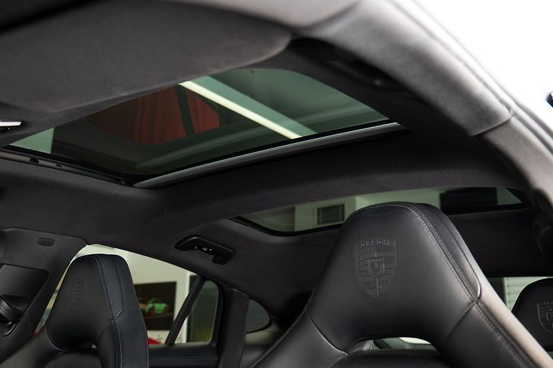 Porsche Panamera - fotka 12 z 25