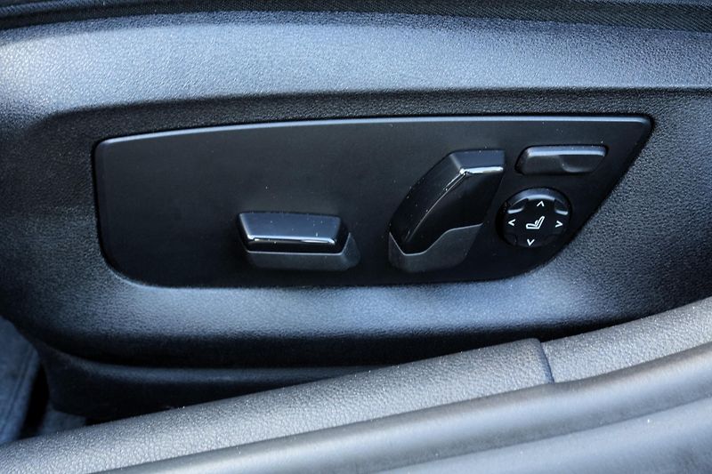 BMW Řada 5 530d xDrive, Kamera, ČR, Hi-Fi - fotka 35 z 40