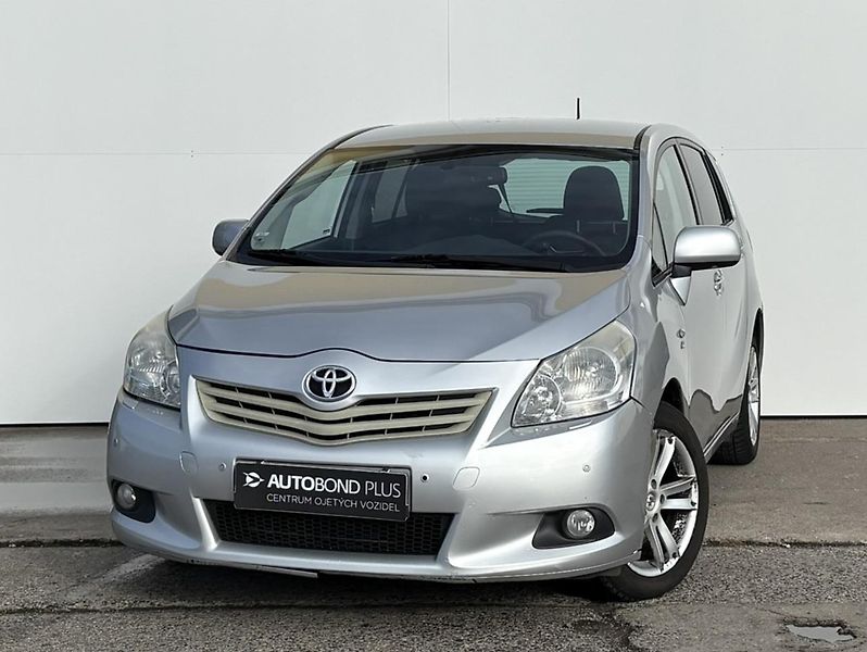 Toyota Verso 2.2 D-4D 110kW AT 7 míst - fotografie inzerátu