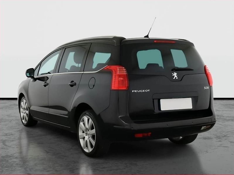 Peugeot 5008 (2011) 2.0 HDI, Navi, Xenony - fotka 4 z 16
