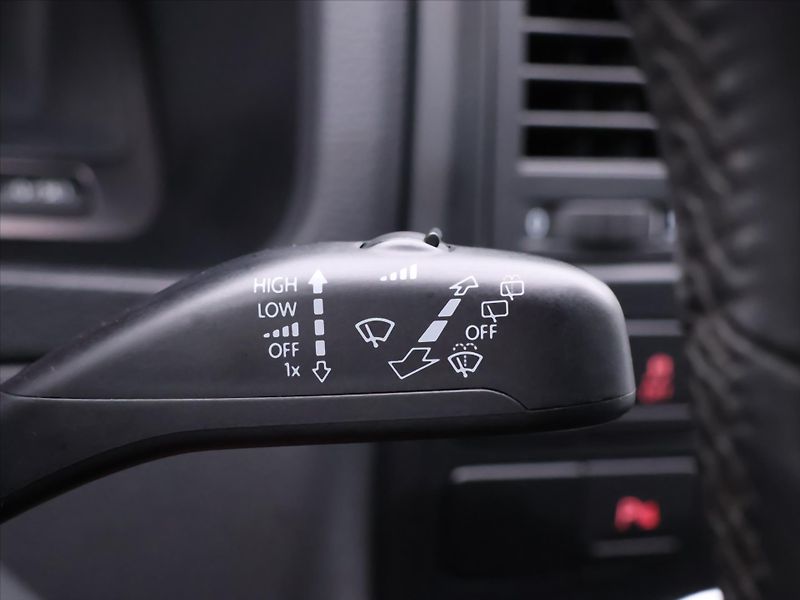 Volkswagen Multivan 2,0 TDI DSG 4M CZ Highline - fotka 22 z 36
