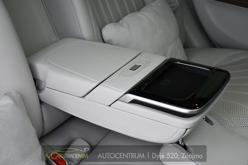 Mercedes-Benz EQS 580 4M HYPERSCREEN K360° 1M - fotka 47 z 59