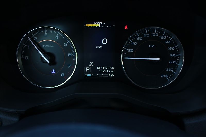 Subaru XV 1,6 i  1.MAJ,A/T,DPH,EXECUTIVE - fotka 9 z 28