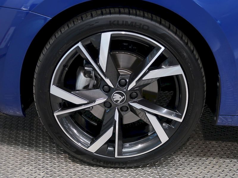 Škoda Octavia (2026) SPORTLINE 2.0TDI 110KW DSG NAV - fotka 12 z 46