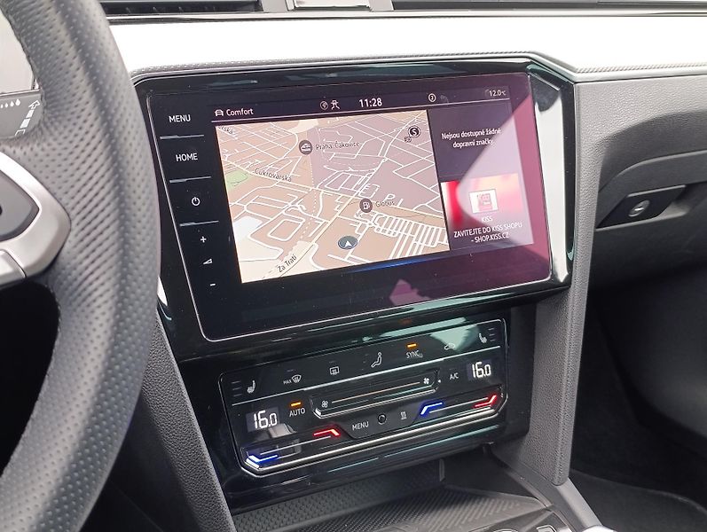 Volkswagen Passat 2.0TSI 206kW RLINE ČR 1.MAJ - fotka 27 z 39