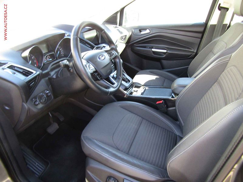 Ford Kuga (2019) 1.5 EB, 1.maj,ČR, Titanium - fotka 9 z 22