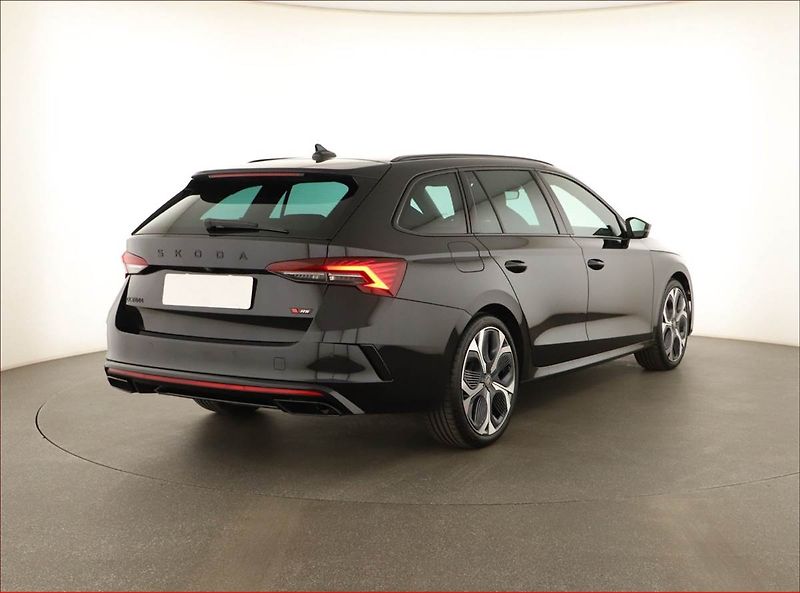 Škoda Octavia (2025) RS 2.0 TSI, RS 2.0 TSI 195KW - fotka 5 z 19