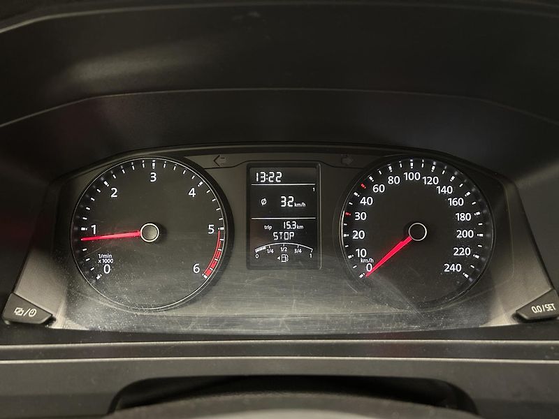Volkswagen Transporter 2.0 TDI - fotka 10 z 23