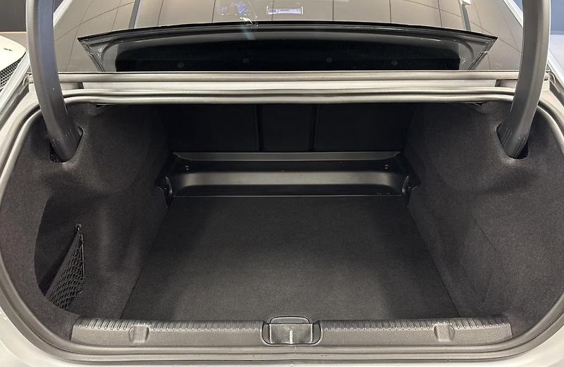 Mercedes-Benz EQE 350 AMG 4M Kamera Tažné - fotka 14 z 22