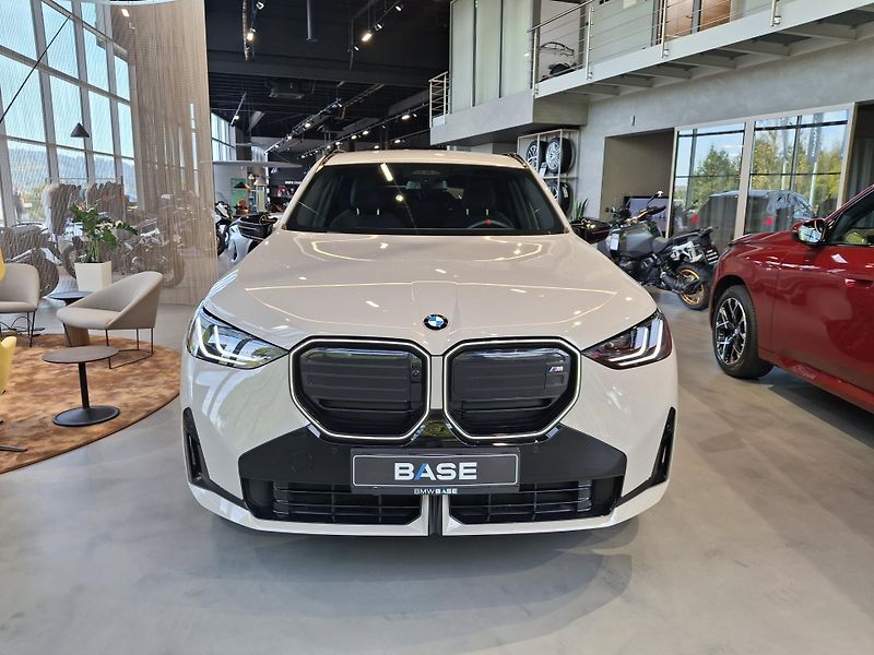 BMW X3 M50 xDrive - fotka 2 z 42