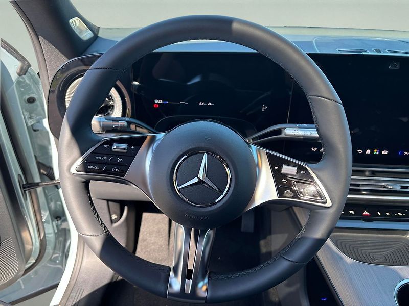 Mercedes-Benz GLB (2026) 200 4MATIC - fotka 8 z 11