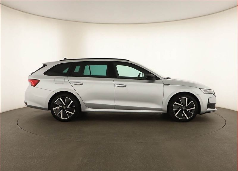 Škoda Octavia (2025) 1.5 eTSI mHEV, Sportline - fotka 6 z 21