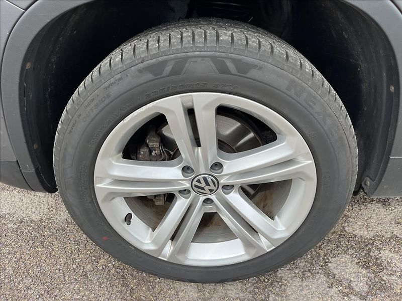 Volkswagen Tiguan 2,0 TDi ROZVODY KLIMA 2xKOLA - fotka 39 z 48