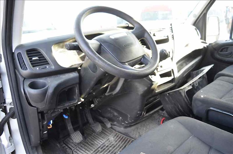 Iveco Ostatní (2018) 35S12 2,3 D - fotka 17 z 23