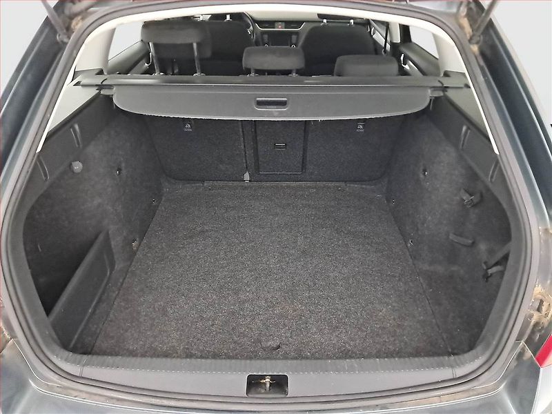 Škoda Octavia (2016) 1.6 TDI, Automat, Navi - fotka 14 z 17