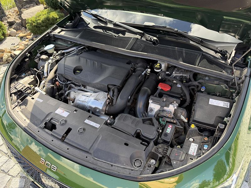 Peugeot 308 (2023) e-GT HYBRID 225  - fotka 14 z 29
