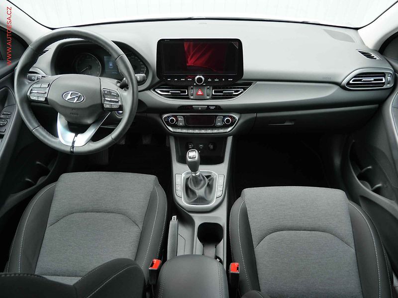 Hyundai i30 (2024) 1.5 DPi, 1.maj,ČR, Family - fotka 8 z 24