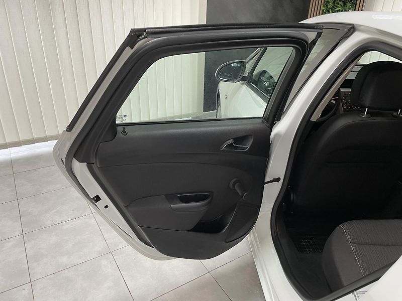 Opel Astra 1.4 i ČR 1.MAJITEL SERVISKA  - fotka 16 z 24