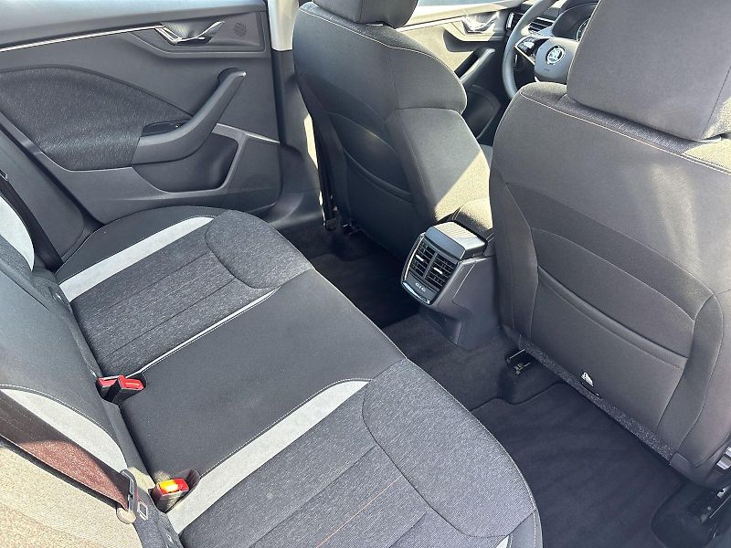 Škoda Kamiq (2023) 1.0 TSI Style - fotka 10 z 28