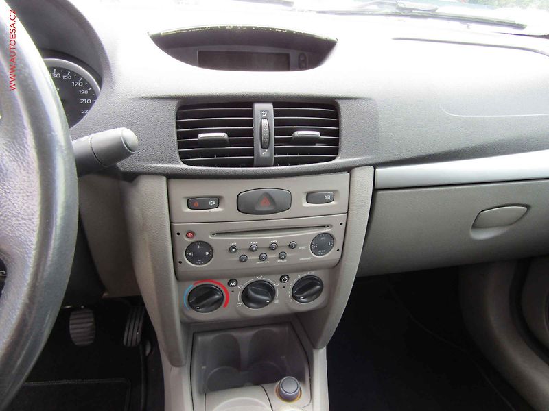 Renault Thalia (2010) 1.2i, ČR - fotka 11 z 15