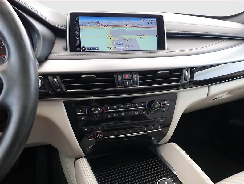BMW X6 (2016) M Paket xDrive35i - fotka 10 z 19