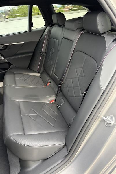 BMW Řada 5 540d xDrive Touring - fotka 9 z 9