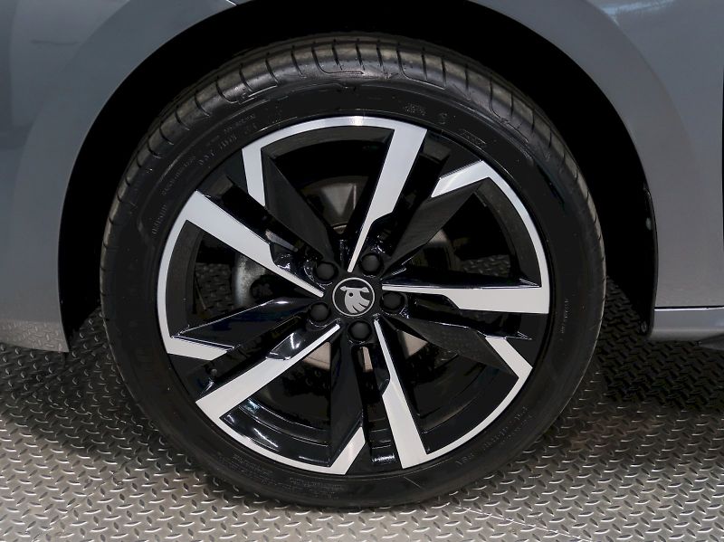 Škoda Kamiq (2025) MONTE CARLO 1.0TSI 85KW TAŽNÉ - fotka 12 z 41