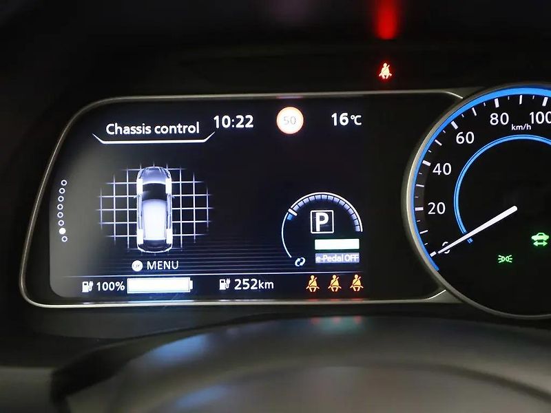 Nissan Leaf EV 110kW 40kWh 2.ZERO Edition - fotka 5 z 11