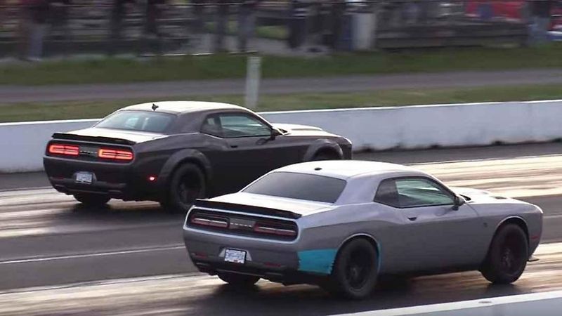 Dodge Challenger SRT Hellcat vs. Demon.