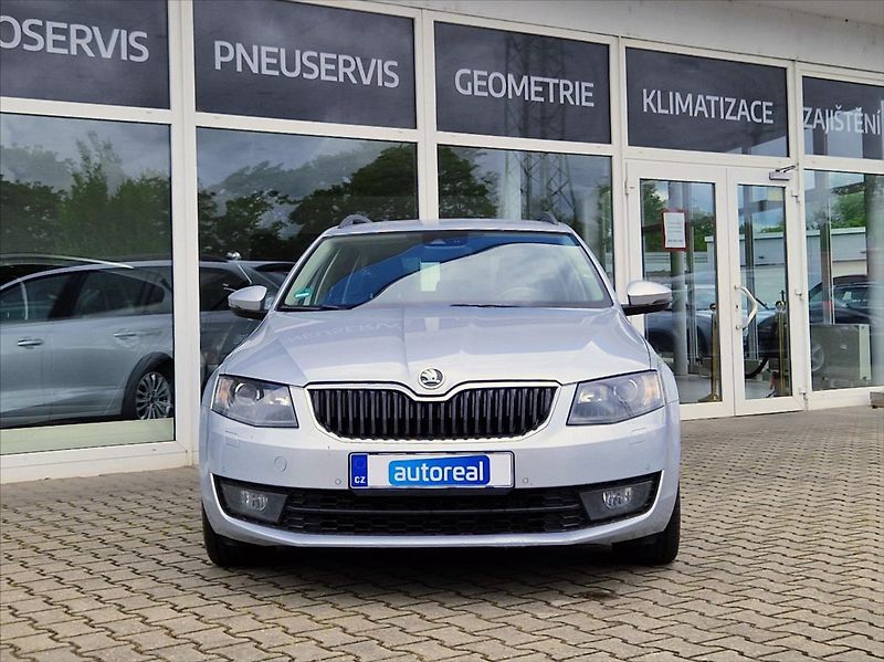 Škoda Octavia 2,0 TDI DSG KLIMA VÝHŘEV DIGI - fotka 8 z 34