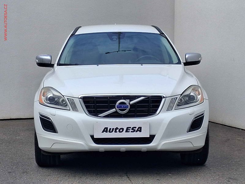 Volvo XC60 (2011) 2.4 D5 AWD, R-design - fotka 2 z 19