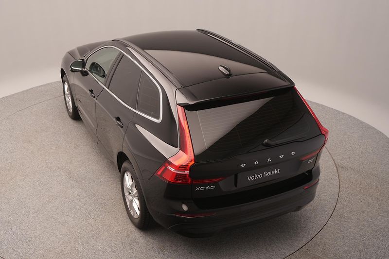 Volvo XC60 B5 AWD CORE CZ AUT 1.MAJ - fotka 14 z 42