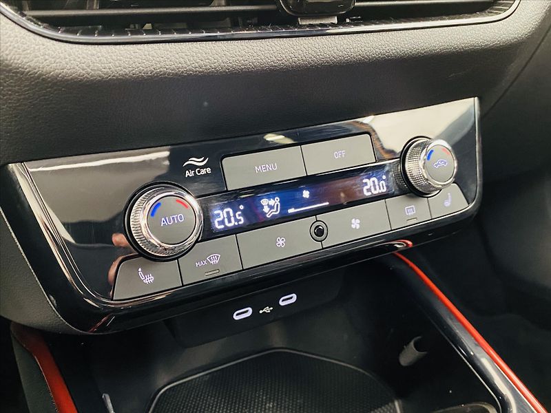 Škoda Fabia 1,0 TSI 85kW Monte Carlo - fotka 14 z 25