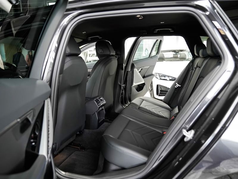 BMW Řada 5 520d xDrive M-Sport DrivAs+ HK - fotka 10 z 22