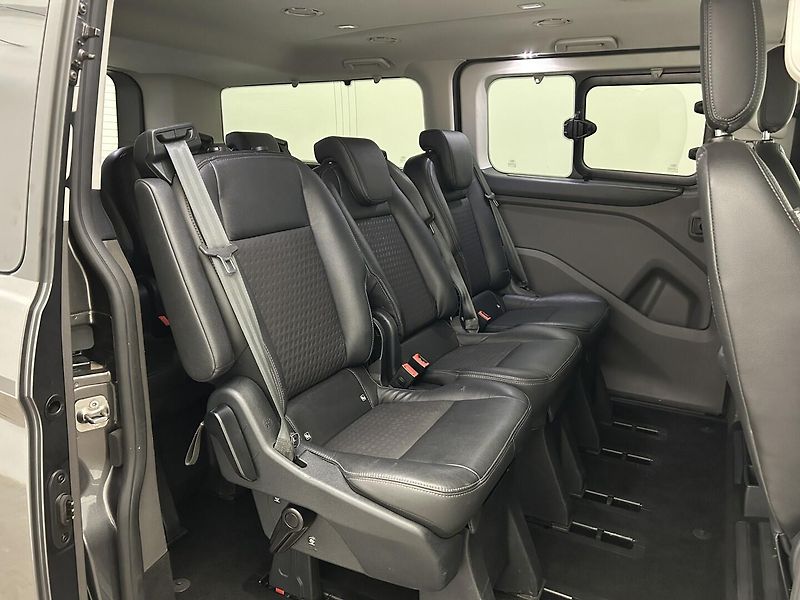 Ford Tourneo Custom 2.0 TDCI - fotka 19 z 27
