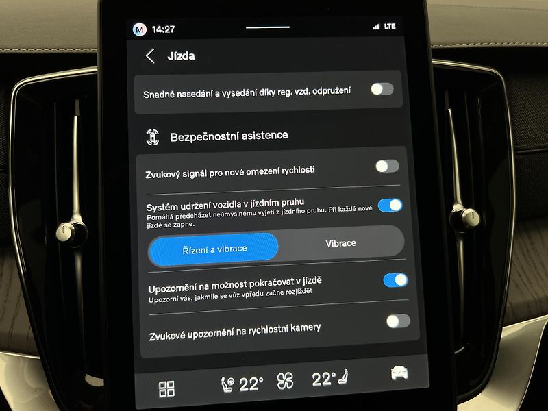 Volvo XC90 T8 AWD RECHARGE ULTRA BRIGHT - fotka 40 z 51