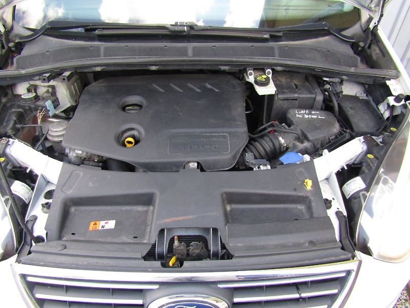 Ford Galaxy (2013) 1.6 TDCi  ZIMNÍ + LETNÍ PNEU - fotka 34 z 34